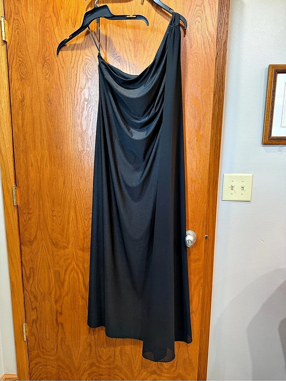 Lulus Draped Maxi Dress in Black Size XL Like New. One shoulder with Sash.